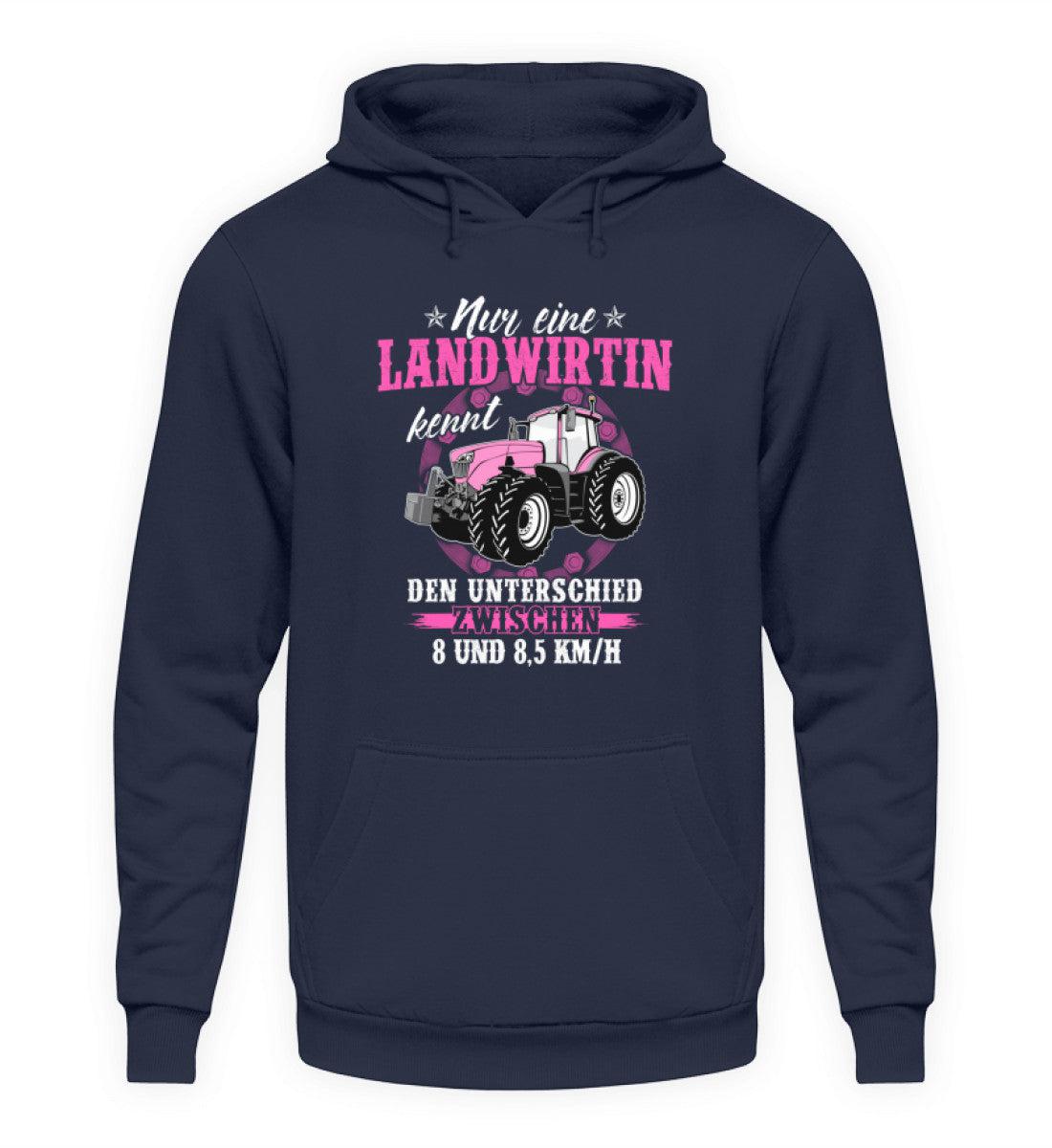 Landwirtin Unterschied 8 und 8,5 KMH · Unisex Kapuzenpullover Hoodie-Unisex Hoodie-Oxford Navy-S-Agrarstarz