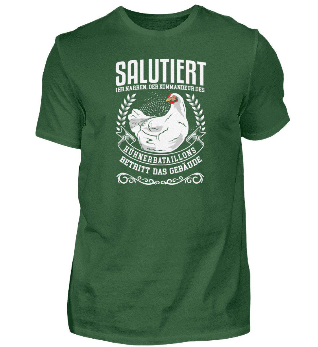 Kommandeur Hühnerbataillon · Herren T-Shirt-Herren Basic T-Shirt-Bottle Green-S-Agrarstarz