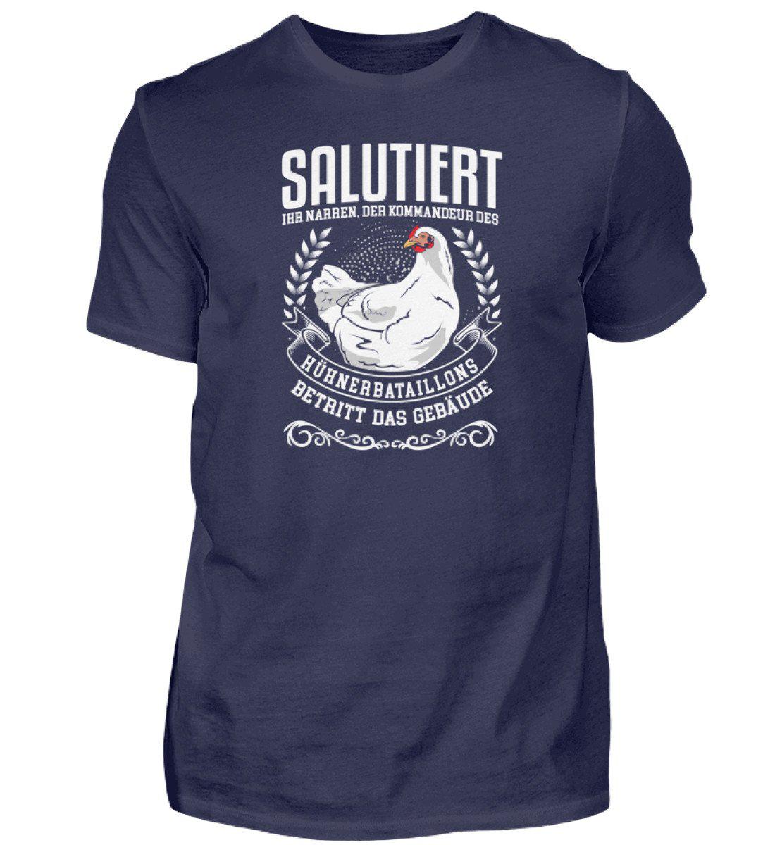 Kommandeur Hühnerbataillon · Herren T-Shirt-Herren Basic T-Shirt-Navy-S-Agrarstarz